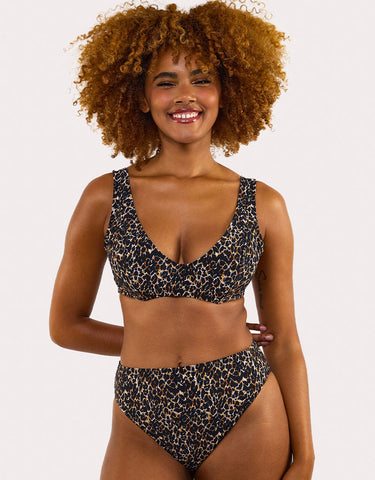 Brand: Wolf & Whistle Swimwear